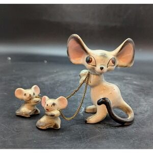 Vintage Kitsch Mother Mouse W/ 2 Child Mice Chained Anthropomorphic 4"‎